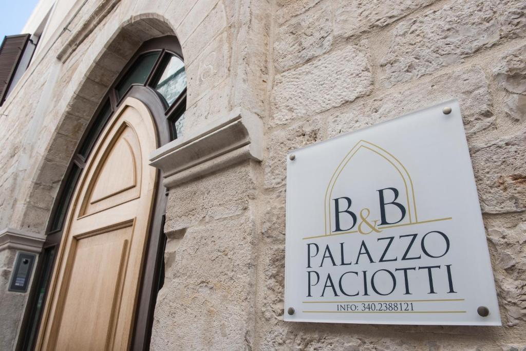 B&B Palazzo Paciotti Trani Exteriér fotografie